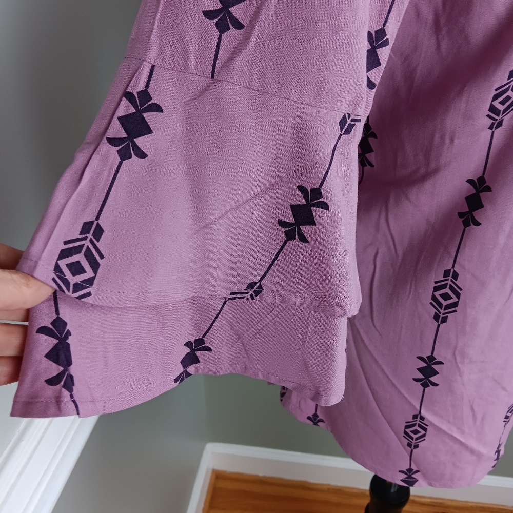Venus mauve and black design, loose fitting blouse - Picture 3 of 4